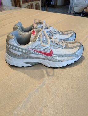 Nike Women’s Size 8.5 White & Silver Running Shoes with Pink Swoosh
